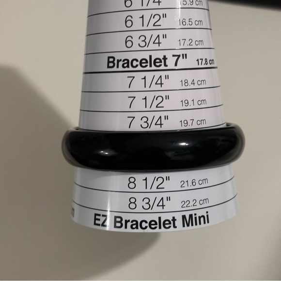 Joan Rivers vintage acrylic signed bracelet black - Picture 2 of 5